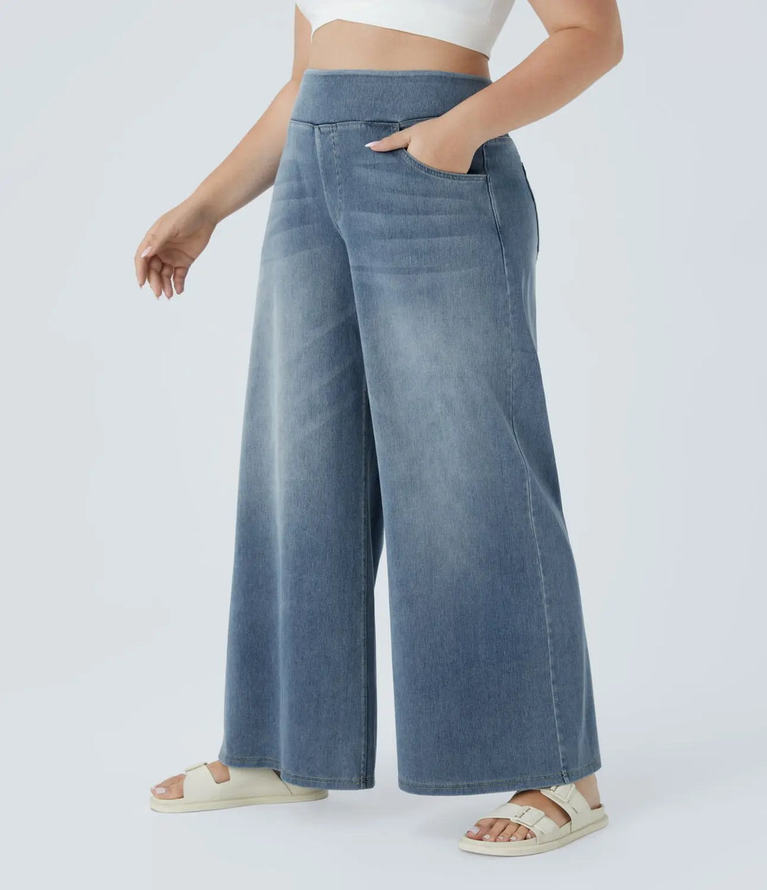 Plus-Size Kalara Flex™ lässige, verwaschene Jeans aus elastischem Strick-Denim mit hohem Bund, mehreren Taschen und weitem Bein MOKKAKAI