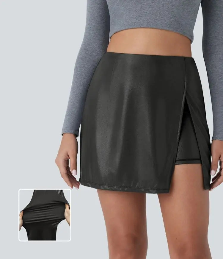 Vanes - Figurbetonter, dehnbarer 2-in-1 Mini-Partyrock aus Kunstleder mit hohem Bund, Seitentaschen, Metallic-Foliendruck und geschlitztem Saum MOKKAKAI