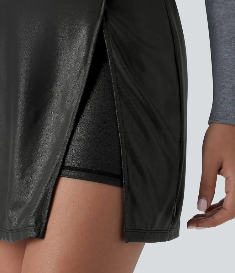 Vanes - Figurbetonter, dehnbarer 2-in-1 Mini-Partyrock aus Kunstleder mit hohem Bund, Seitentaschen, Metallic-Foliendruck und geschlitztem Saum MOKKAKAI