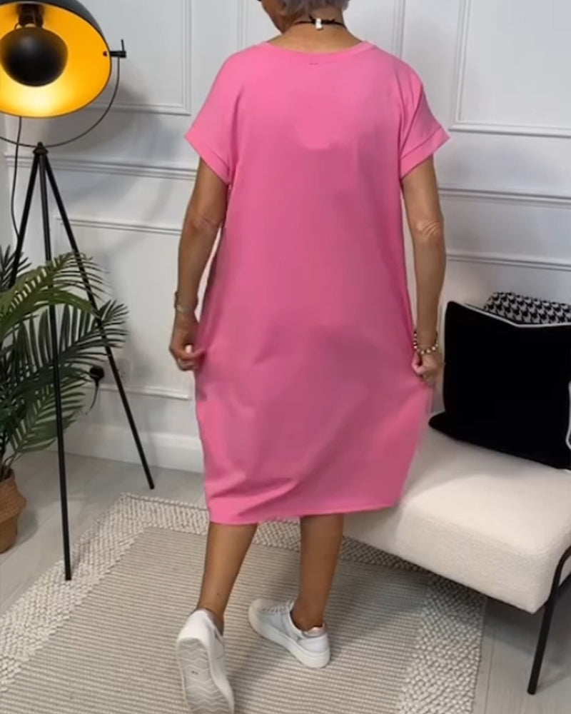 Schlichtes, kurzärmliges Freizeitkleid mit Buchstabendruck MOKKAKAI