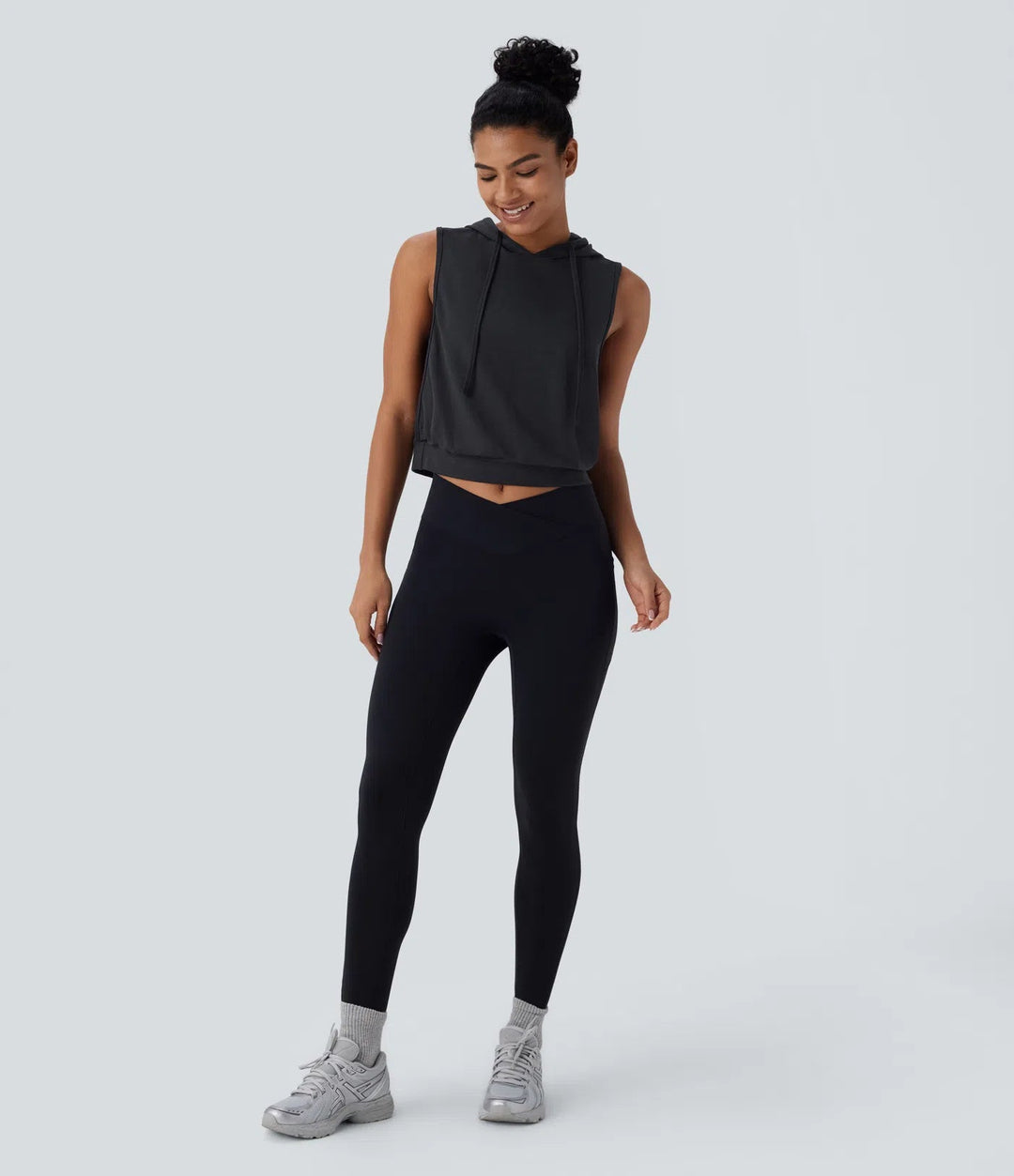 Ava™ | Sportliches Crop Tanktop mit Kapuze MOKKAKAI
