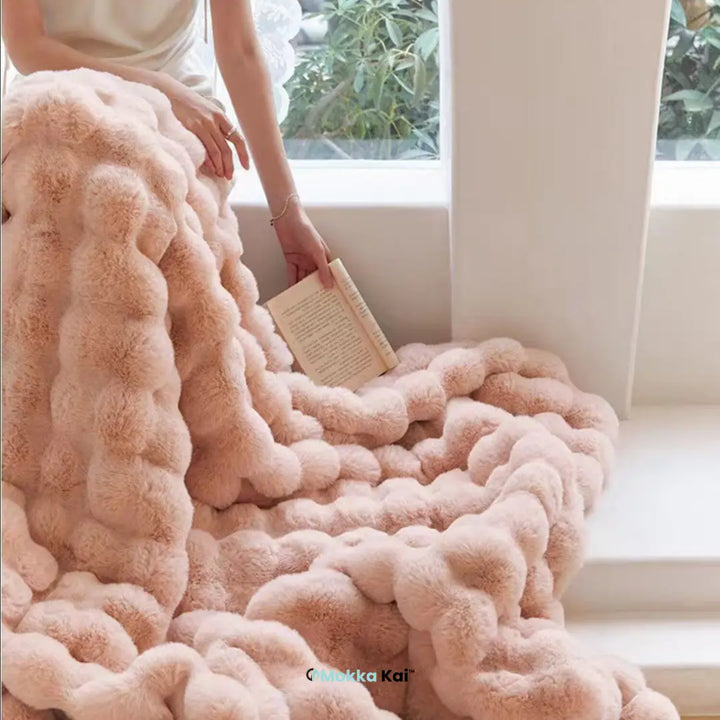 Fluffy Luxe toskanisch gmüetlich: Warme und extra dicki Winterdecke für Bett und Couch! MOKKAKAI