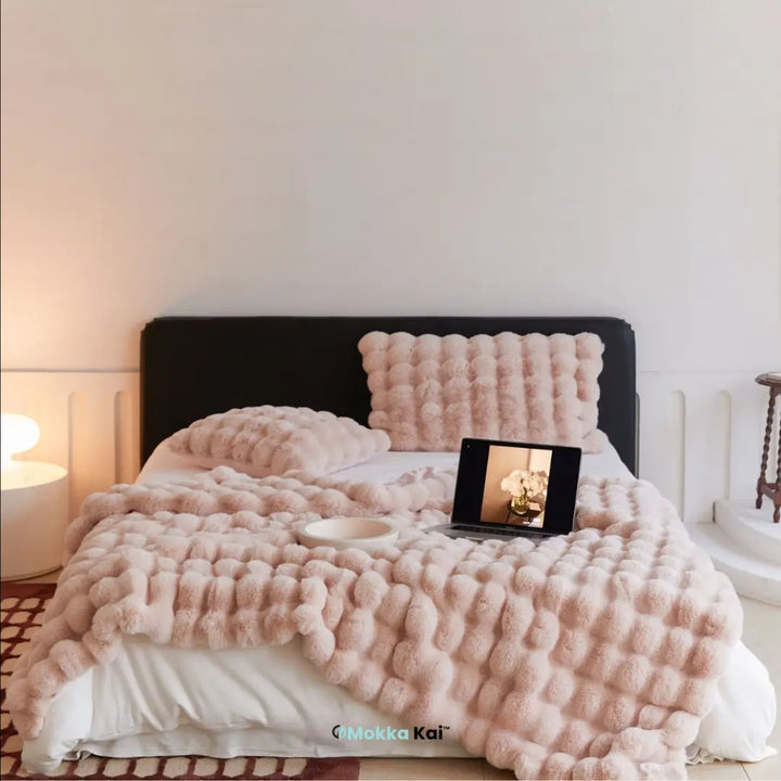 Fluffy Luxe toskanisch gmüetlich: Warme und extra dicki Winterdecke für Bett und Couch! MOKKAKAI