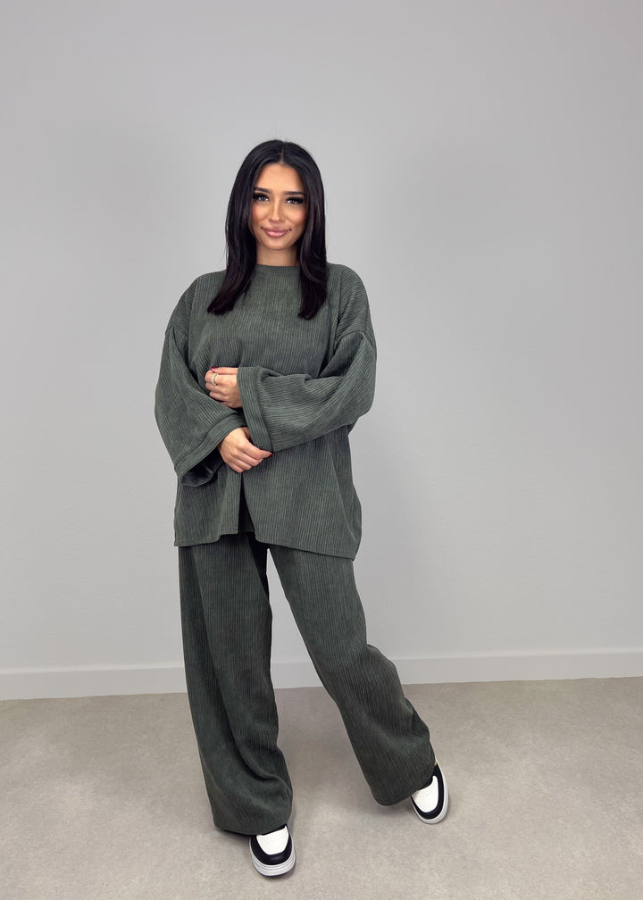 Malia™ – Elegants und bequems Set us Cordstoff MOKKAKAI