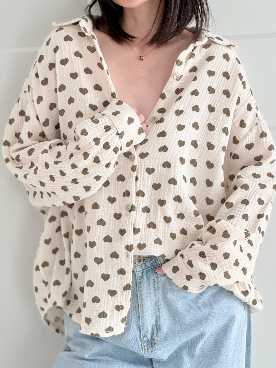 HEARTY™ – Oversize Bluse mit Härzli-Print MOKKAKAI