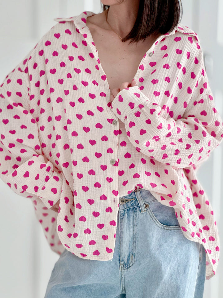 HEARTY™ – Oversize Bluse mit Härzli-Print MOKKAKAI
