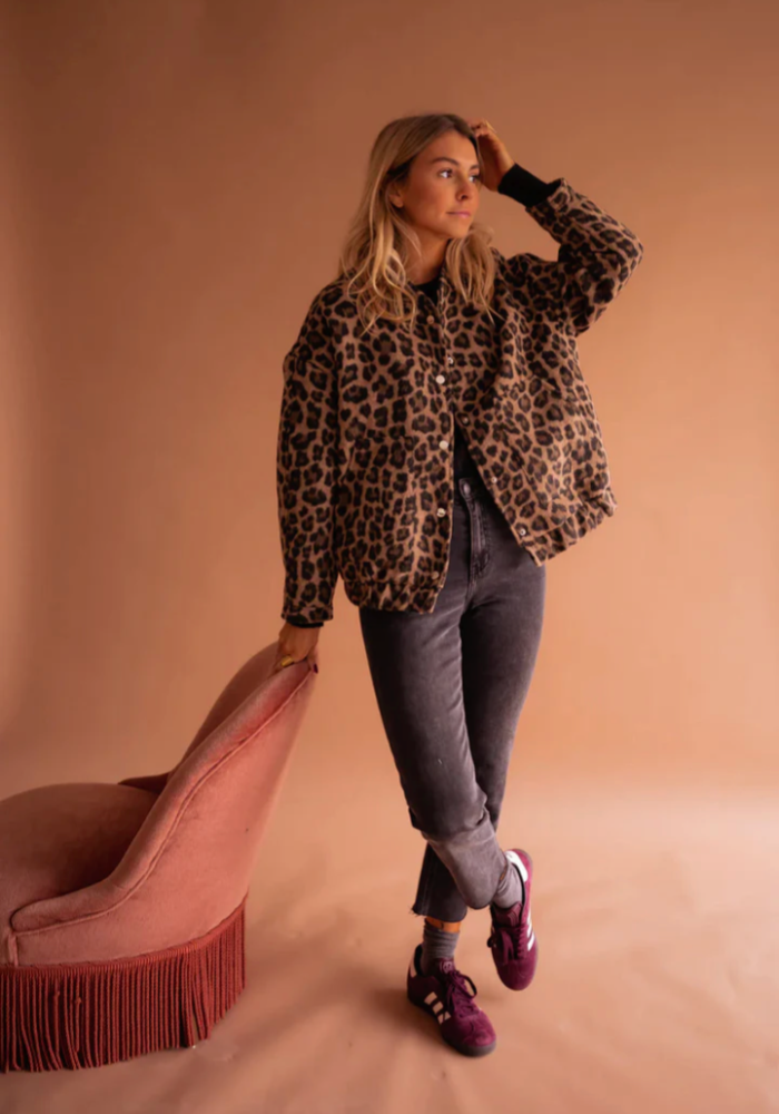 Leona™ – Die Leopard Bomberjacke mit Power MOKKAKAI