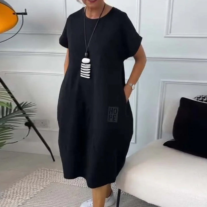 Schlichtes, kurzärmliges Freizeitkleid mit Buchstabendruck MOKKAKAI