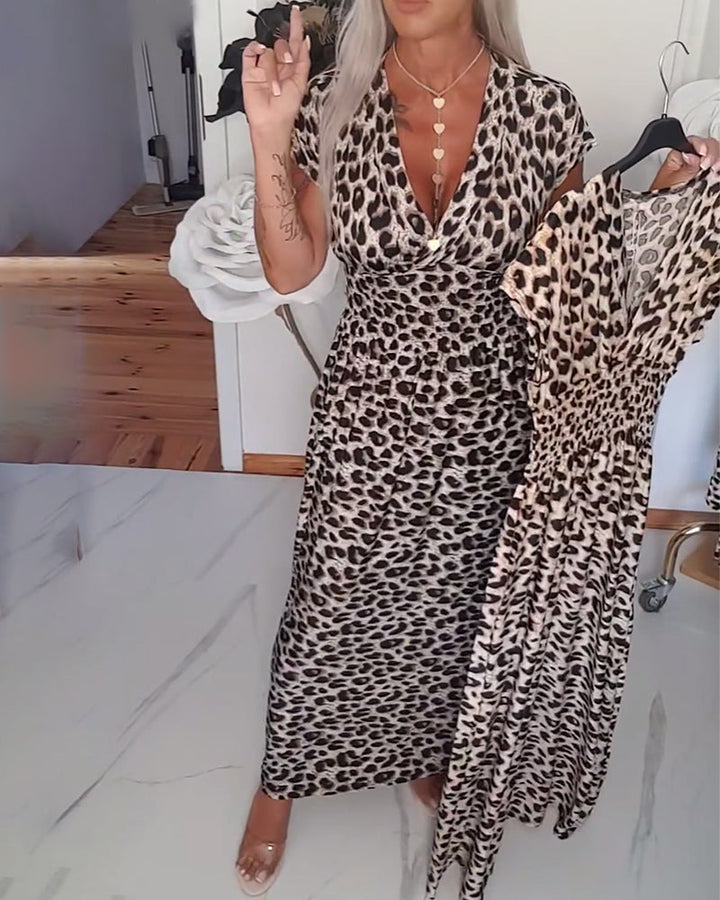 Elegantes Kleid mit Leopardenmuster und V-Ausschnitt MOKKAKAI